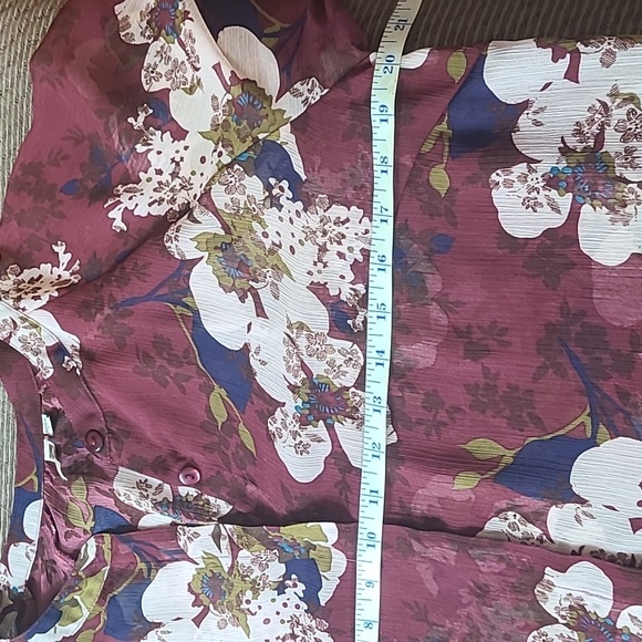 Kut from the Kloth Floral Blouse - Picture 9 of 11